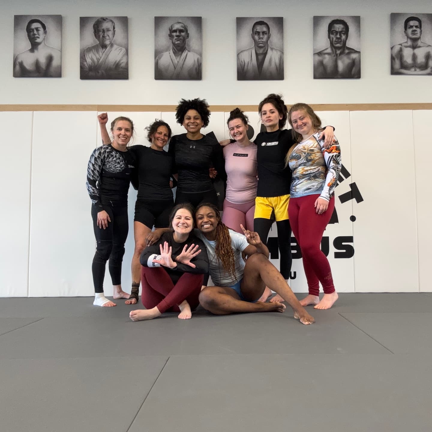Women training at 10th Planet Columbus.